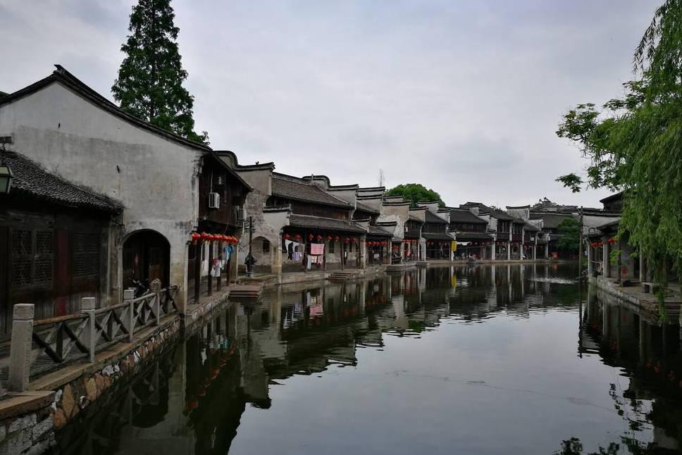 西安高校挖出超大古墓,墓主人究竟是谁?为何专家感到兴奋无比?